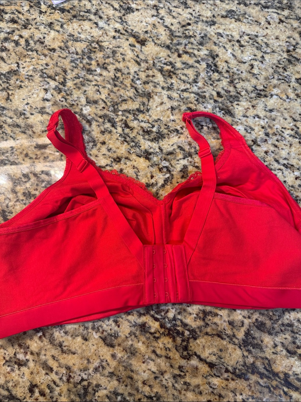Curvy Couture Red Wireless Lace-Trim Bra - Picture 3 of 4